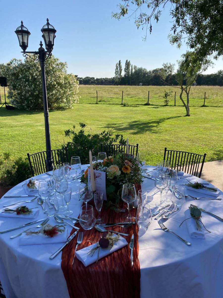 Vous désirez vous marier à la salle de réception les Berlettes au domaine de Sulauze à Miramas près de Salon de Provence ?