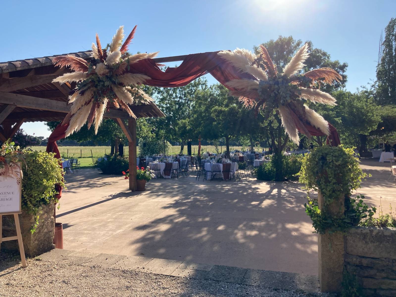 Vous désirez vous marier à la salle de réception les Berlettes au domaine de Sulauze à Miramas près de Salon de Provence ?