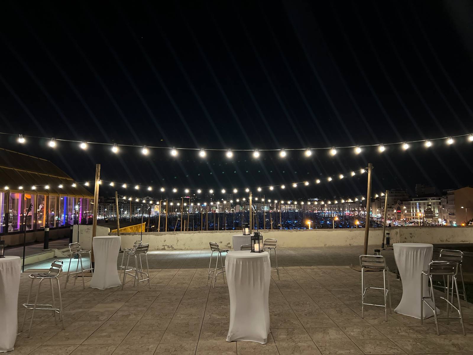 Traiteur sur mesure pour un mariage au Fort Ganteaume à Marseille sur le Vieux Port