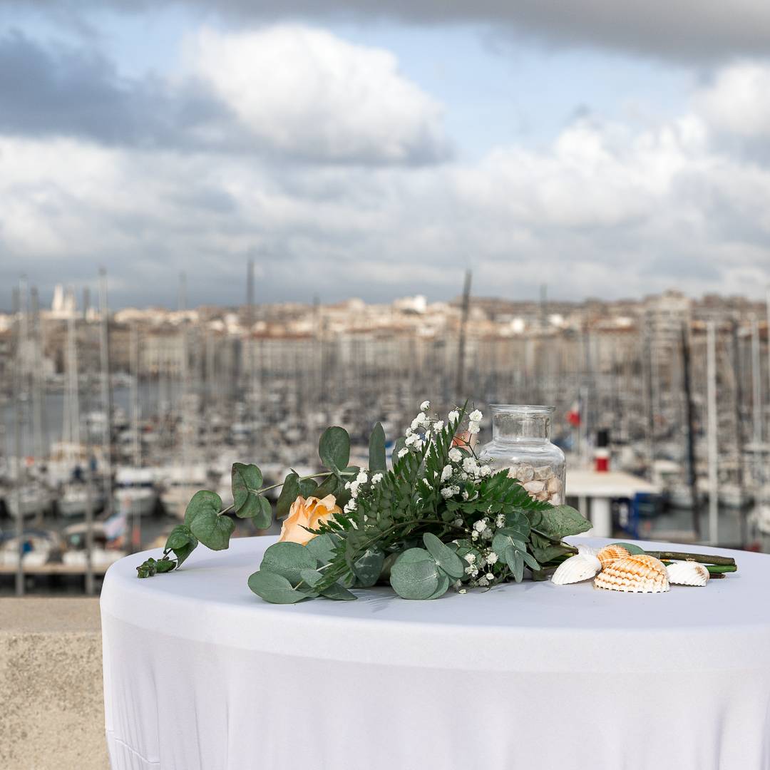 Traiteur sur mesure pour un mariage au Fort Ganteaume à Marseille sur le Vieux Port