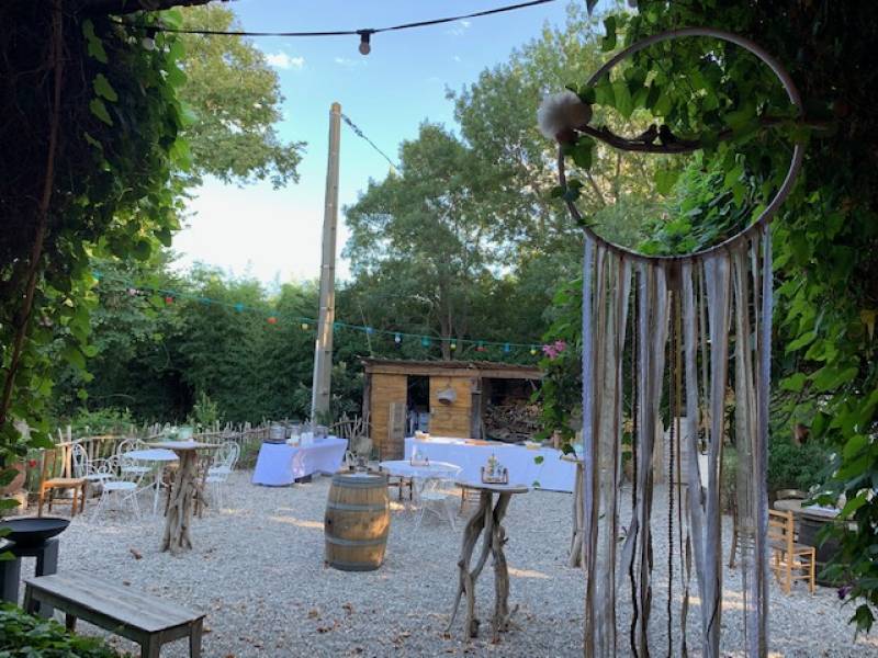 Organiser votre mariage champêtre au mas du Moulin à Mas Thibert près d’Arles