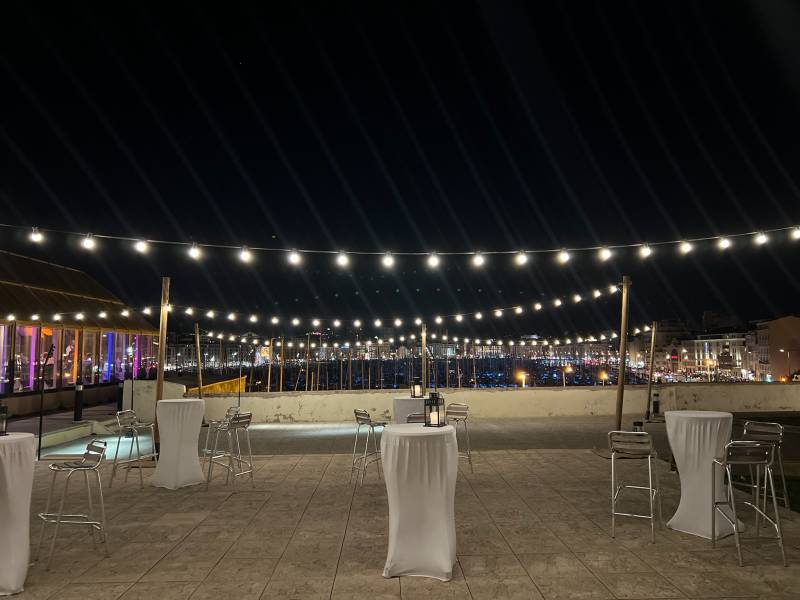 Traiteur sur mesure pour un mariage au Fort Ganteaume à Marseille sur le Vieux Port