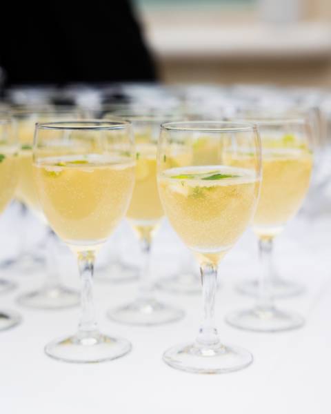 Service traiteur cocktail dinatoire avec ateliers culinaires pour vos événements d'entreprise à Istres